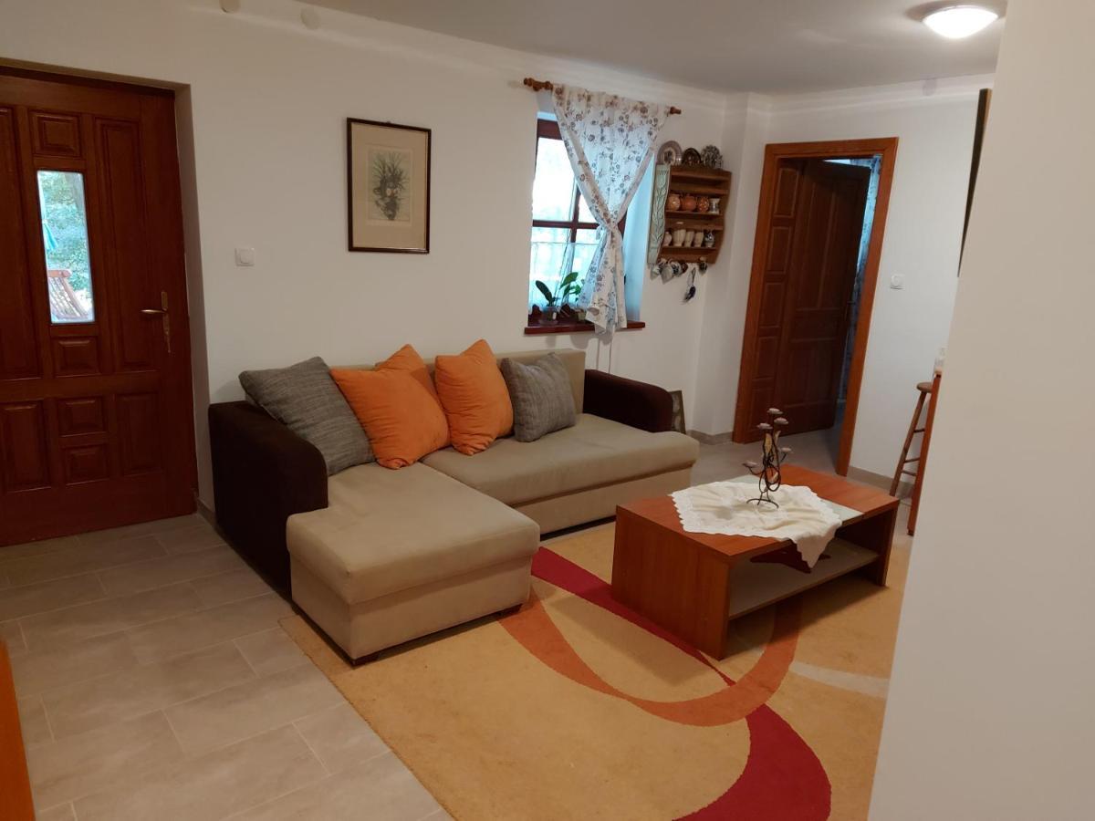 Nyugalom Szigete 2 Fos Apartman 1 Haloterrel Apartment Vertessomlo Exterior foto